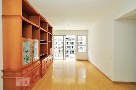 Sala. de apartamento para alugar com 3 quartos, 105m² em Leme, Rio de Janeiro