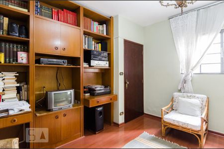 Casa à venda com 400m², 4 quartos e 2 vagasSala de acesso à suíte 1