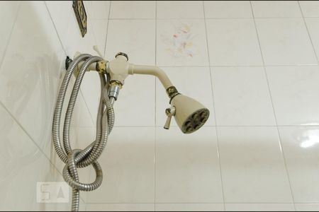 Casa à venda com 400m², 4 quartos e 2 vagasChuveiro