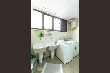 Apartamento para alugar com 195m², 4 quartos e 4 vagas Apartamento para alugar com 195m², 4 quartos e 4 vagasÁrea de Serviço