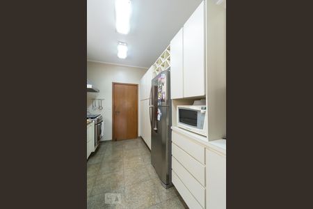 Apartamento para alugar com 195m², 4 quartos e 4 vagas Apartamento para alugar com 195m², 4 quartos e 4 vagasCozinha