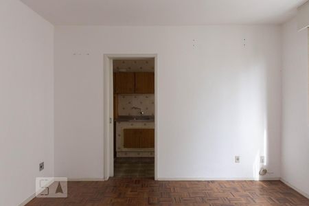 Sala de Apartamento com 1 quarto, 40m² Petrópolis