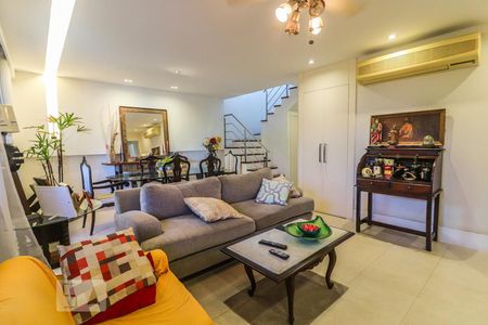 Apartamento à venda com 216m², 3 quartos e 3 vagas