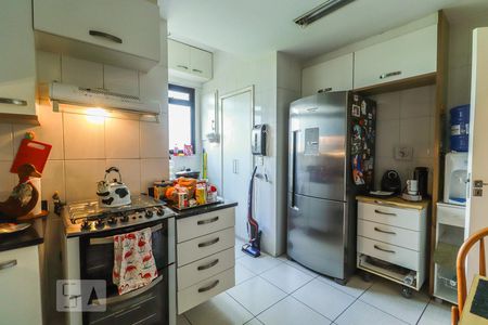 Apartamento à venda com 216m², 3 quartos e 3 vagas