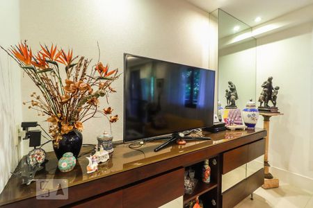 Apartamento à venda com 216m², 3 quartos e 3 vagas