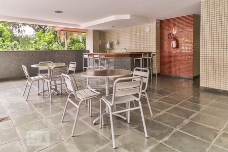 Apartamento à venda com 216m², 3 quartos e 3 vagas