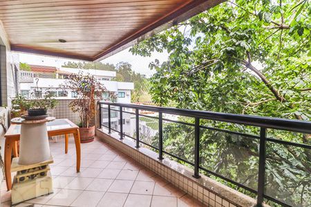 Apartamento à venda com 216m², 3 quartos e 3 vagas