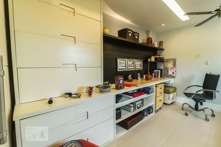 Apartamento à venda com 216m², 3 quartos e 3 vagas