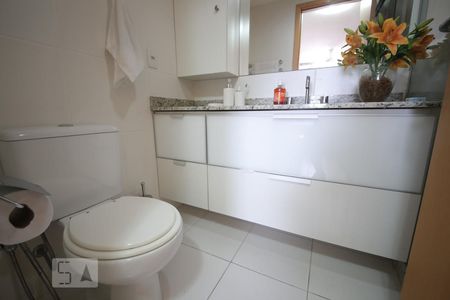 Apartamento à venda com 111m², 2 quartos e 1 vagaBanheiro da Suíte