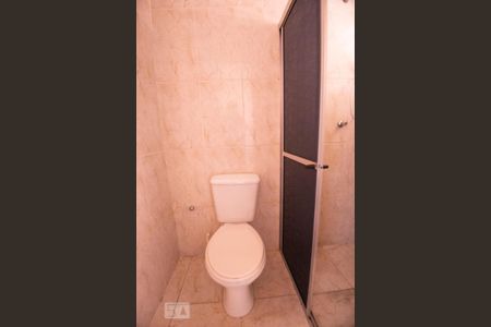 banheiro de casa para alugar com 2 quartos, 60m² em Vila Santana, Campinas