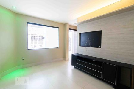 Sala de casa para alugar com 2 quartos, 75m² em Guará Ii, Brasília
