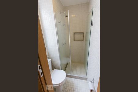 Banheiro de apartamento para alugar com 1 quarto, 35m² em Jacarepaguá, Rio de Janeiro