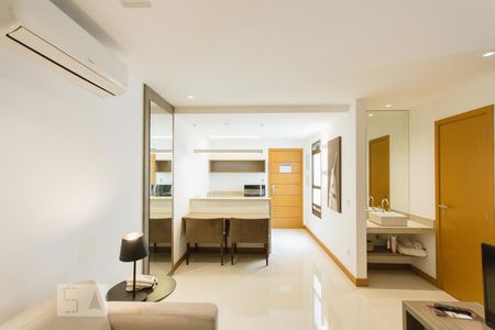 Sala de apartamento para alugar com 1 quarto, 35m² em Jacarepaguá, Rio de Janeiro