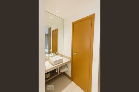 Banheiro de apartamento para alugar com 1 quarto, 35m² em Jacarepaguá, Rio de Janeiro