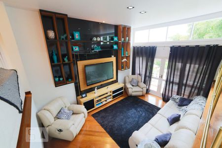 Sala de TV de casa de condomínio para alugar com 4 quartos, 454m² em Brooklin Paulista, São Paulo