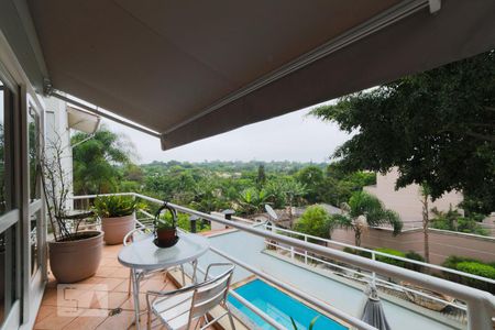 Casa de condomínio para alugar com 454m², 4 quartos e 4 vagasQuintal