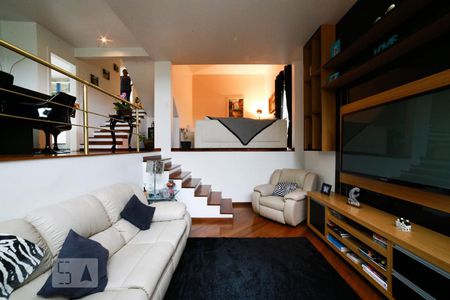 Sala de TV de casa de condomínio para alugar com 4 quartos, 454m² em Brooklin Paulista, São Paulo