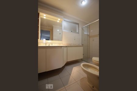 Apartamento à venda com 435m², 4 quartos e 3 vagasBanheiro da suíte