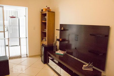 Sala de apartamento à venda com 2 quartos, 70m² em Partenon, Porto Alegre