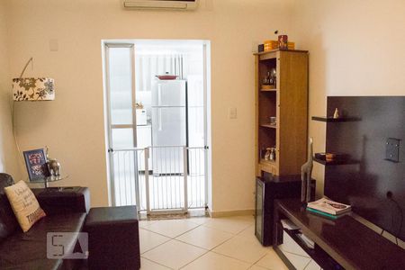 Sala de apartamento à venda com 2 quartos, 70m² em Partenon, Porto Alegre