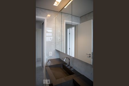 Apartamento para alugar com 101m², 3 quartos e 2 vagasBanheiro do corredor