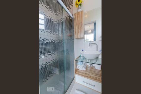 Banheiro de kitnet/studio para alugar com 1 quarto, 25m² em Estácio, Rio de Janeiro
