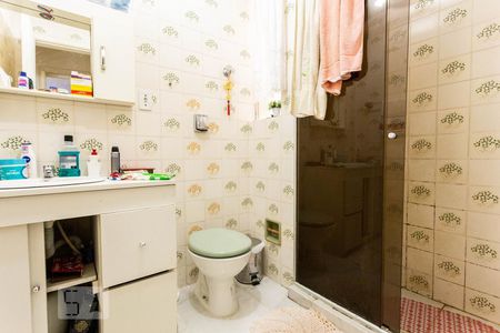 Banheiro de apartamento para alugar com 2 quartos, 69m² em São João, Porto Alegre