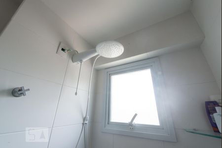 Banheiro de apartamento para alugar com 2 quartos, 60m² em Real Parque, São José