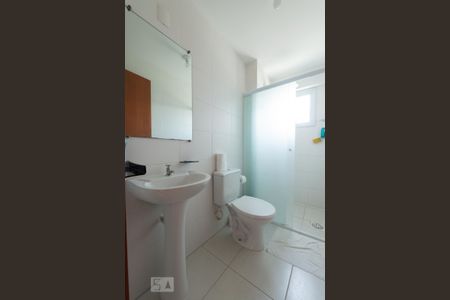 Banheiro de apartamento para alugar com 2 quartos, 60m² em Real Parque, São José