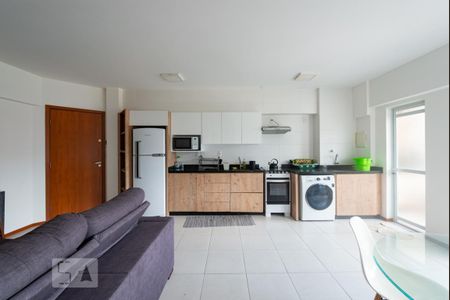 Sala e Cozinha e Área de Serviço de apartamento para alugar com 2 quartos, 60m² em Real Parque, São José