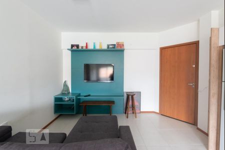 Sala e Cozinha e Área de Serviço de apartamento para alugar com 2 quartos, 60m² em Real Parque, São José