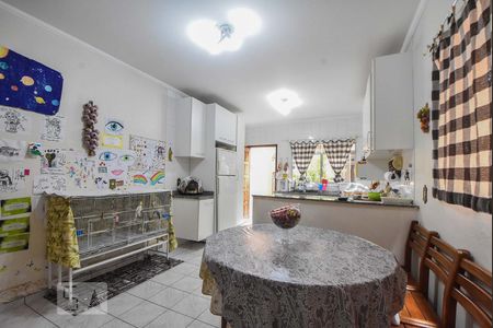 Casa à venda com 125m², 3 quartos e 2 vagas Casa à venda com 125m², 3 quartos e 2 vagasCopa