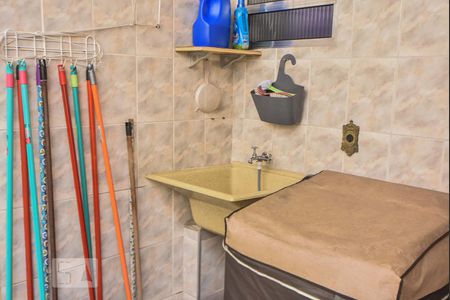 Casa à venda com 125m², 3 quartos e 2 vagas Casa à venda com 125m², 3 quartos e 2 vagasLavanderia