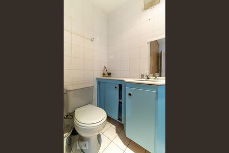 Apartamento à venda com 62m², 2 quartos e 2 vagasBanheiro da suíte