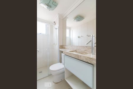 Banheiro de apartamento para alugar com 3 quartos, 60m² em Parque Bandeirante, Santo André