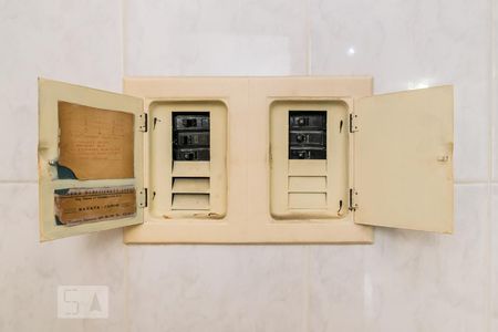 Apartamento à venda com 70m², 2 quartos e 1 vaga Apartamento à venda com 70m², 2 quartos e 1 vagaQuadro de luz