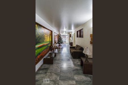 Apartamento à venda com 70m², 2 quartos e 1 vaga Apartamento à venda com 70m², 2 quartos e 1 vagaHall de entrada do prédio