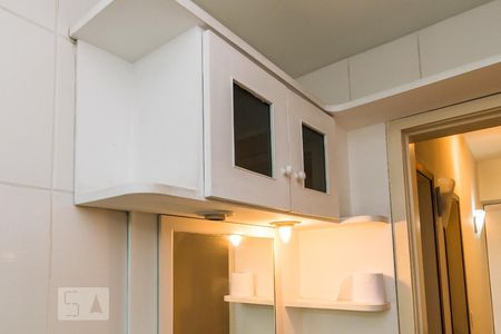 Apartamento à venda com 70m², 2 quartos e 1 vaga Apartamento à venda com 70m², 2 quartos e 1 vagaBanheiro - Armários