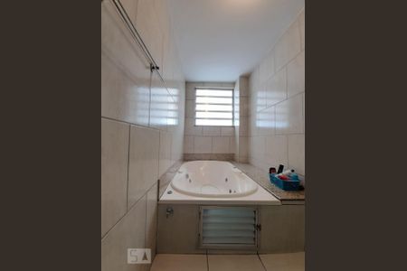 Casa de condomínio à venda com 150m², 4 quartos e 3 vagas Casa de condomínio à venda com 150m², 4 quartos e 3 vagasBanheiro Social 2