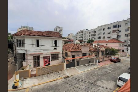 Casa de condomínio à venda com 150m², 4 quartos e 3 vagas Casa de condomínio à venda com 150m², 4 quartos e 3 vagasVista