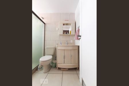 Casa de condomínio à venda com 150m², 4 quartos e 3 vagas Casa de condomínio à venda com 150m², 4 quartos e 3 vagasBanheiro Social 2