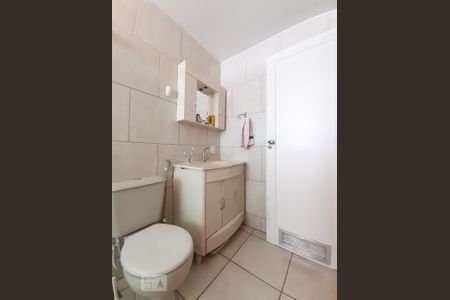 Casa de condomínio à venda com 150m², 4 quartos e 3 vagas Casa de condomínio à venda com 150m², 4 quartos e 3 vagasBanheiro Social 2