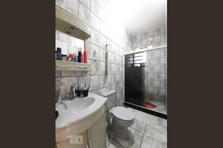 Casa de condomínio à venda com 150m², 4 quartos e 3 vagas Casa de condomínio à venda com 150m², 4 quartos e 3 vagasBanheiro Social 1