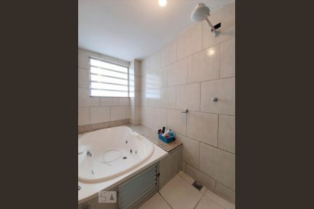 Casa de condomínio à venda com 150m², 4 quartos e 3 vagas Casa de condomínio à venda com 150m², 4 quartos e 3 vagasBanheiro Social 2
