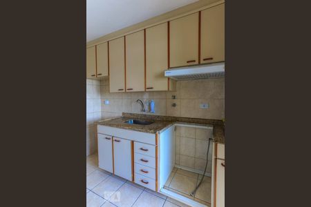 Apartamento para alugar com 55m², 2 quartos e 1 vaga Apartamento para alugar com 55m², 2 quartos e 1 vagaCozinha - Armários