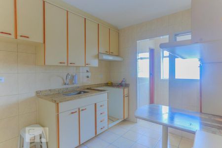 Apartamento para alugar com 55m², 2 quartos e 1 vaga Apartamento para alugar com 55m², 2 quartos e 1 vagaCozinha - Armários