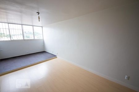 Apartamento à venda com 55m², 2 quartos e 1 vaga Apartamento à venda com 55m², 2 quartos e 1 vagaSala