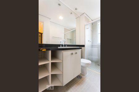 Banheiro Suite de apartamento para alugar com 1 quarto, 41m² em Vila Olimpia, São Paulo
