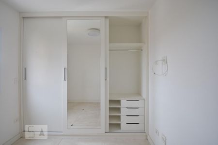 Apartamento para alugar com 65m², 2 quartos e 1 vagaSuíte