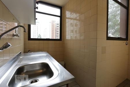 cozinha de apartamento para alugar com 1 quarto, 57m² em Vila Andrade, São Paulo